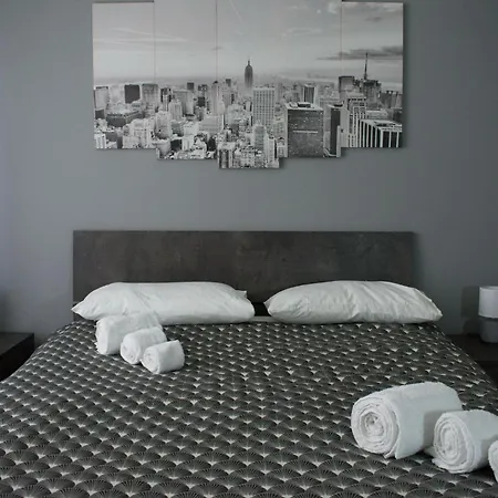 Apartment Fly - 15 Minutes To Rome Ciampino